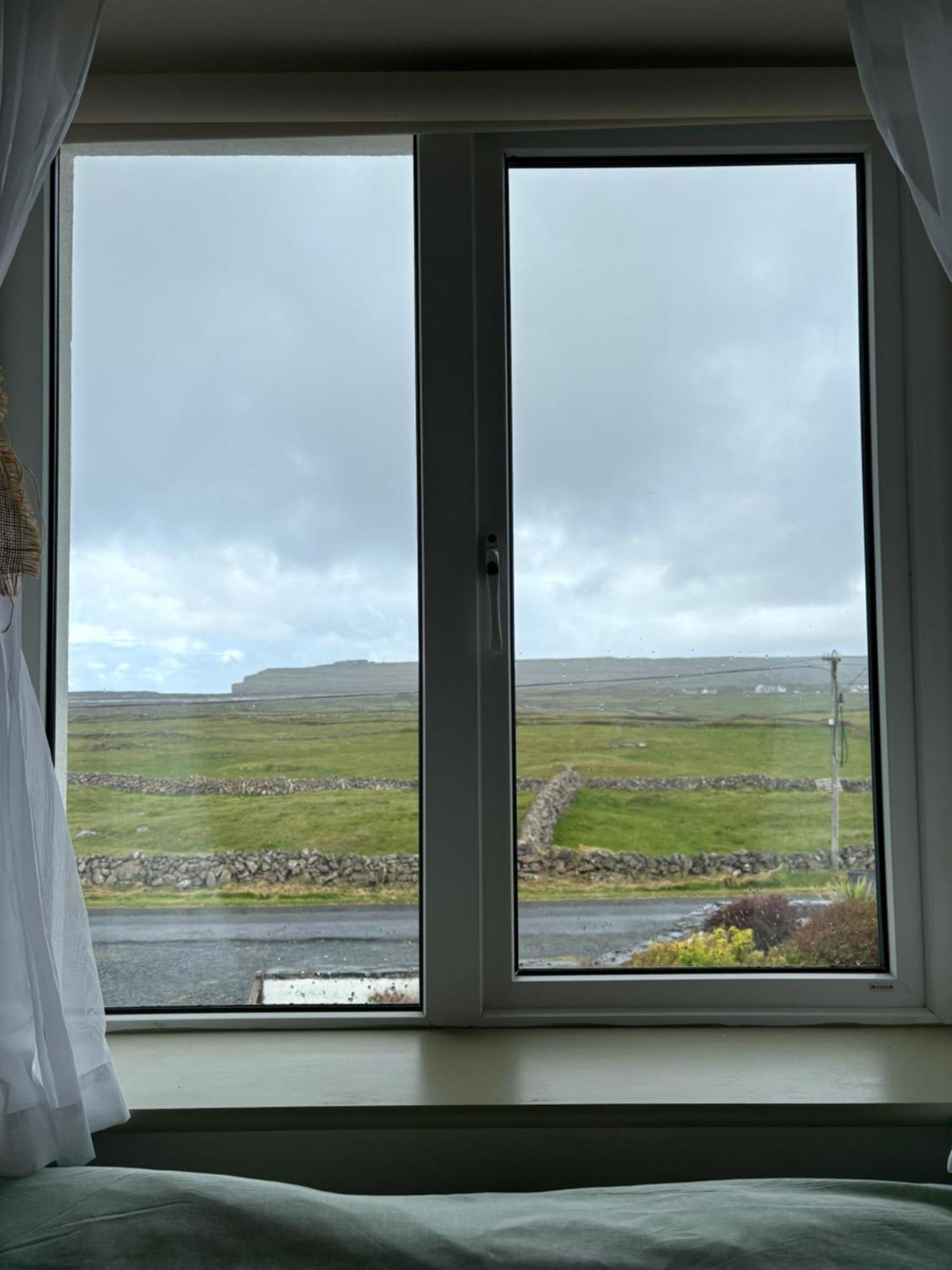 Aran Walkers Lodge Inis Mór Extérieur photo