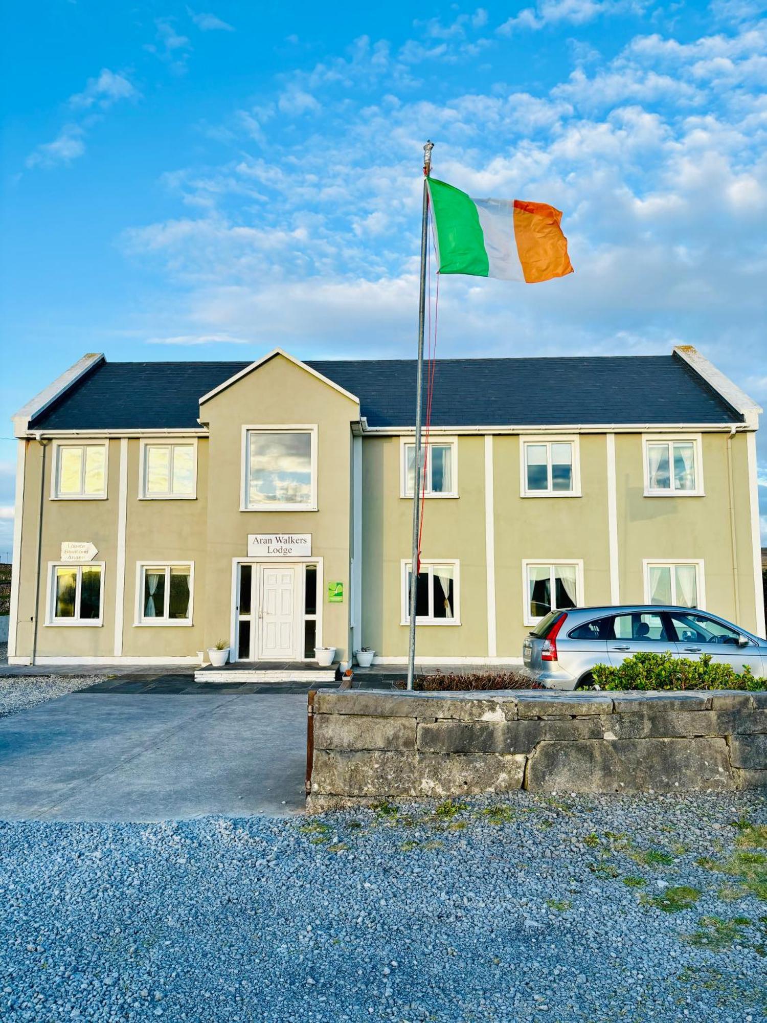 Aran Walkers Lodge Inis Mór Extérieur photo