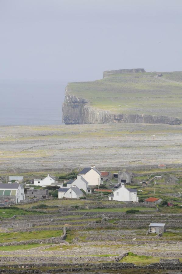 Aran Walkers Lodge Inis Mór Extérieur photo