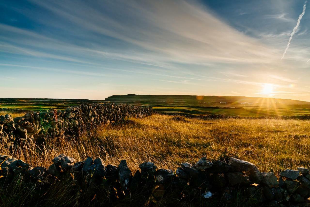 Aran Walkers Lodge Inis Mór Extérieur photo